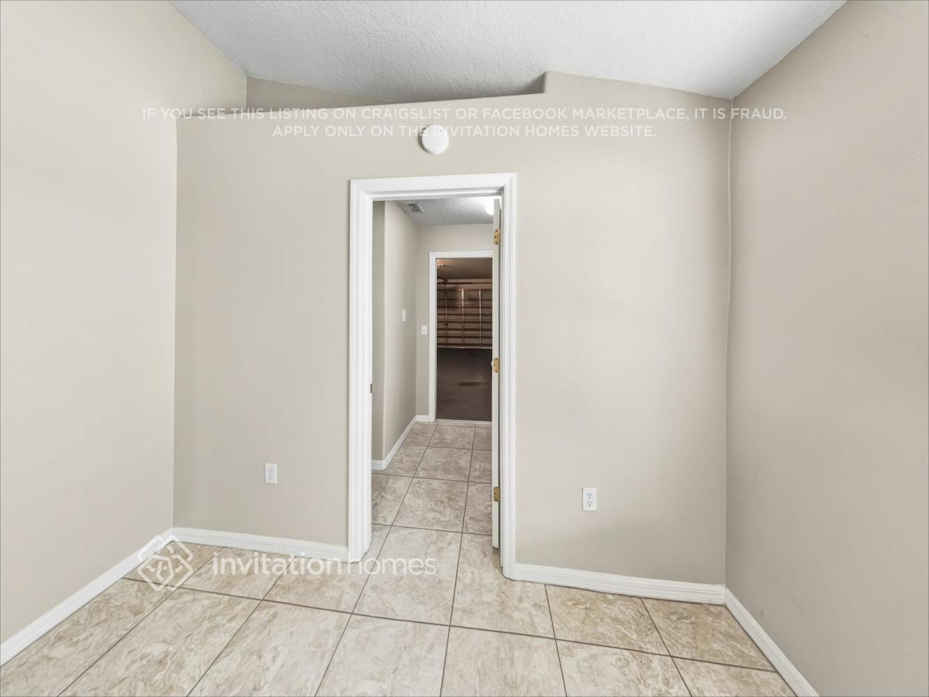 Building Photo - 4716 Four Lakes Dr