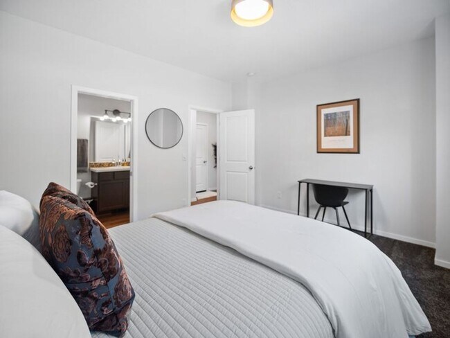 Building Photo - Desirable Kendall Yards Townhouse – Modern Living Near Downtown Spokane (Furnished)