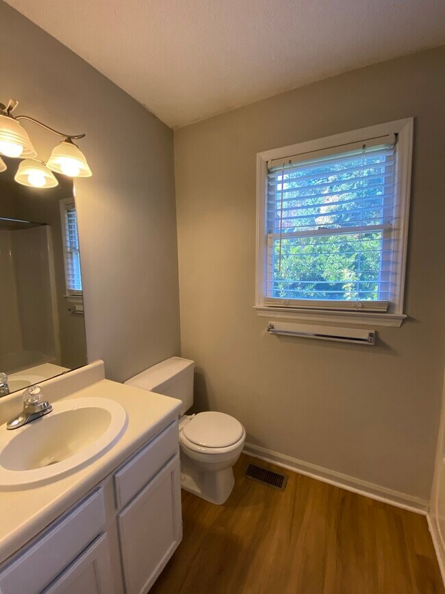 Building Photo - 4036-103 Greenleaf