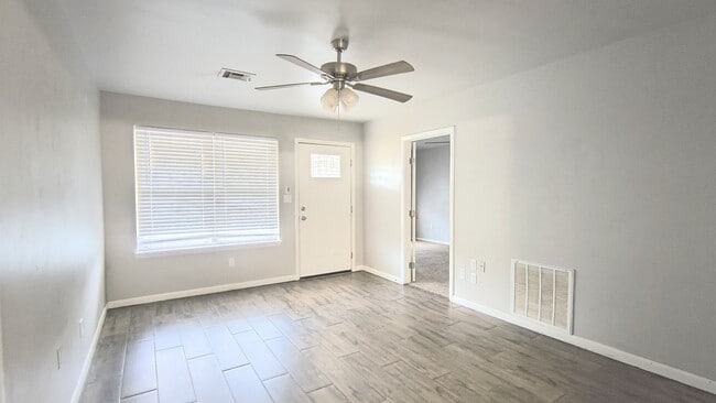 Building Photo - 984 NW 5th St