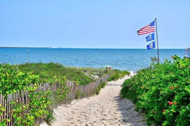 Building Photo - CHICKS BEACH CONDO FOR RENT - VIRGINIA BEACH!