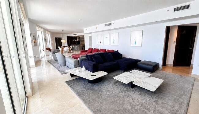 Building Photo - 150 Sunny Isles Blvd
