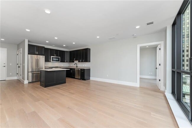 Building Photo - 350 Oliver Ave