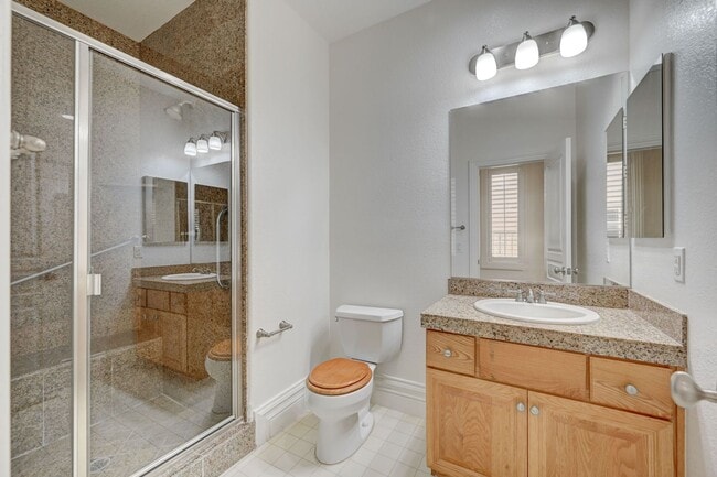 Building Photo - Stunning Rhodes Ranch Four Bedroom