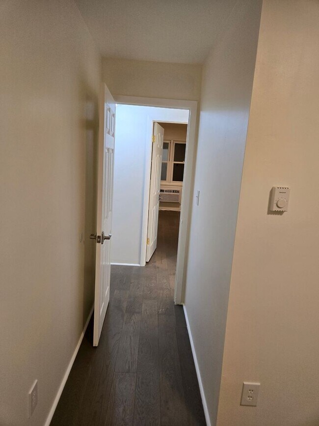 Building Photo - Charming 2BR Condo in Bethel