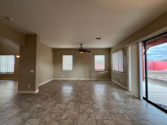Building Photo - 4BR/3BA/2.5CG, 2534 sq.ft. rental with DEN in Sierra Vista, AZ