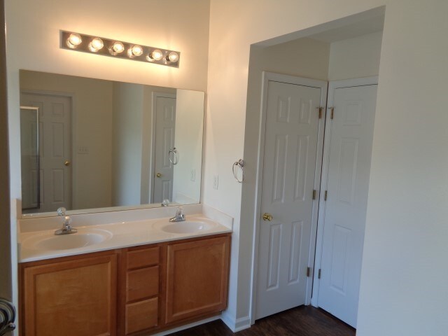 Building Photo - 4305 Windale Dr NW