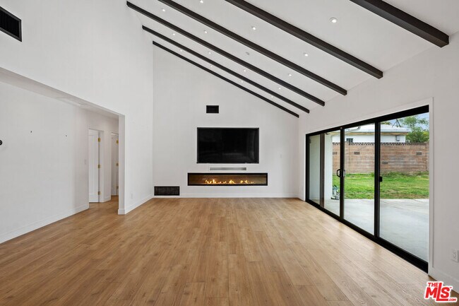 Building Photo - 4801 Heaven Ave