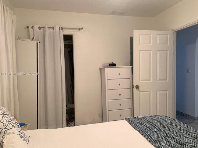 Building Photo - 2131 Arthur St