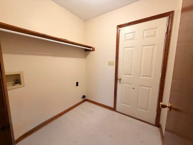 Building Photo - AVAILABLE