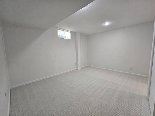 Building Photo - 8491 W 7th Ave