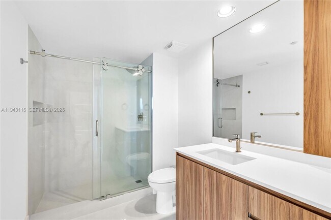 Building Photo - 18911 Collins Ave