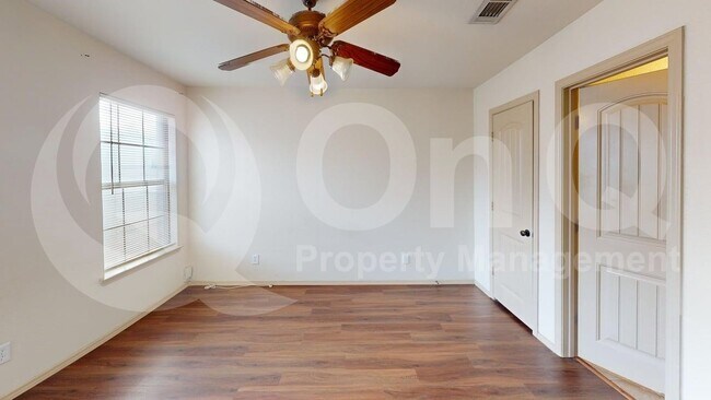 Building Photo - 2335 N Elm St