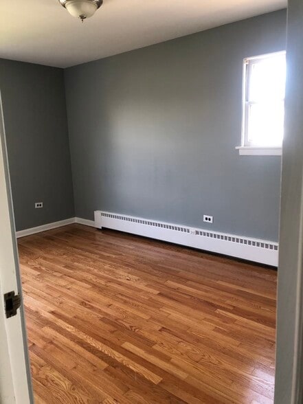 Bedroom 2 - 1614 Oak Park Ave