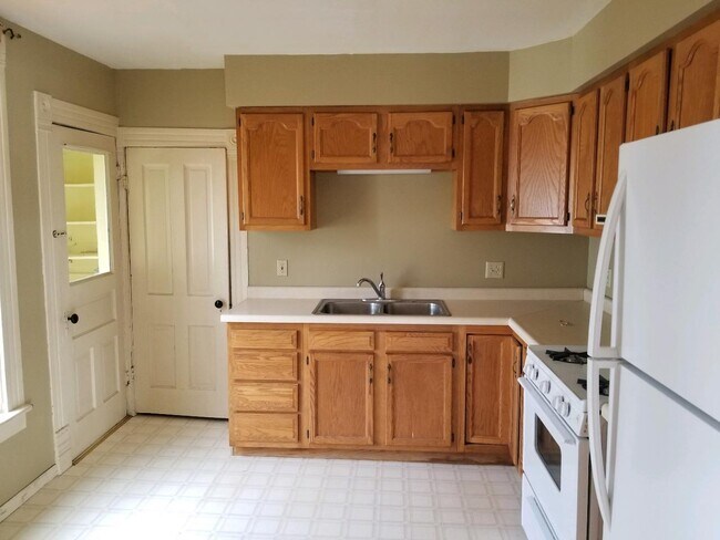 Building Photo - 709 Frederick St