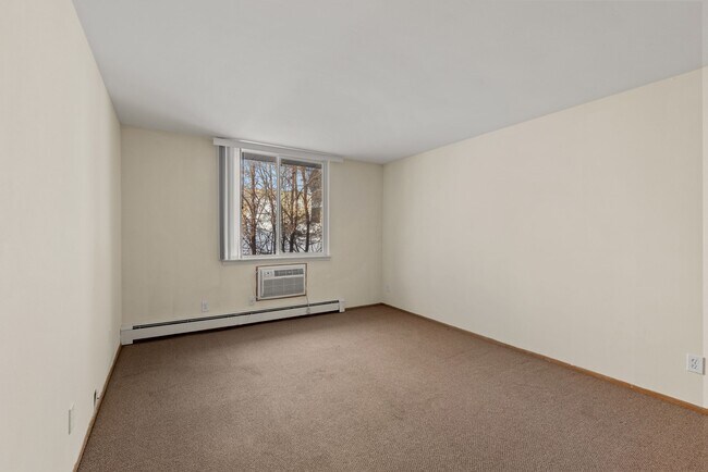 Building Photo - Appleton Court Apartments