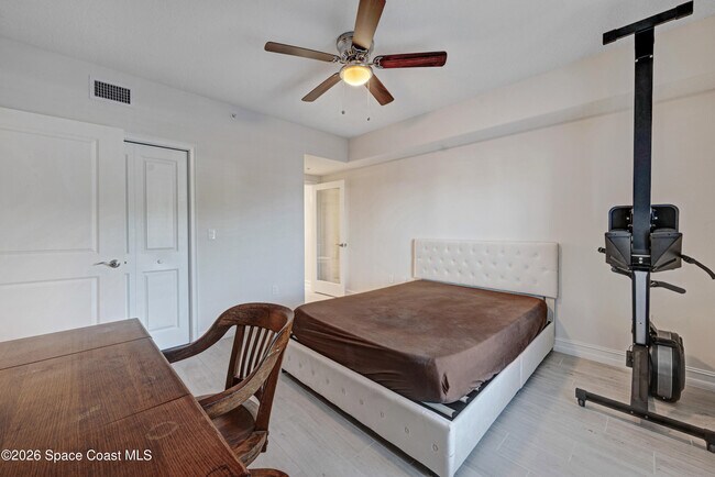 Building Photo - 1825 Riverside Dr