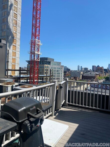 Building Photo - 1126 Boylston St