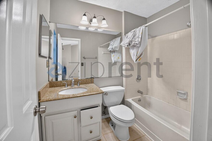 Building Photo - Unit N/A