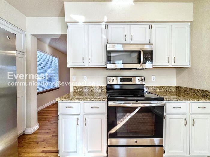 Building Photo - 18618 E Grand Cir