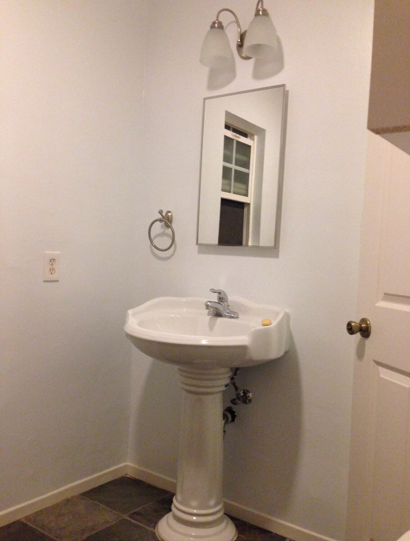 Building Photo - 615 N Coronado St