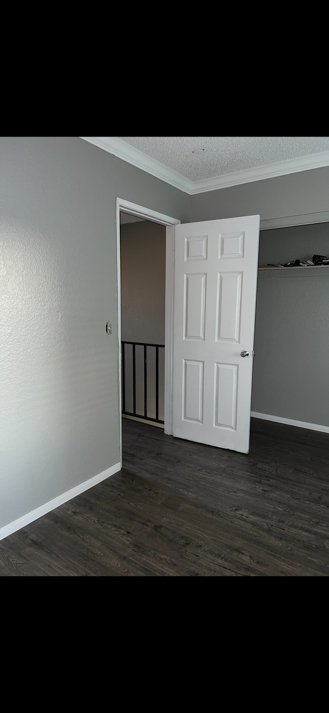 Building Photo - 1460 Kendall Dr