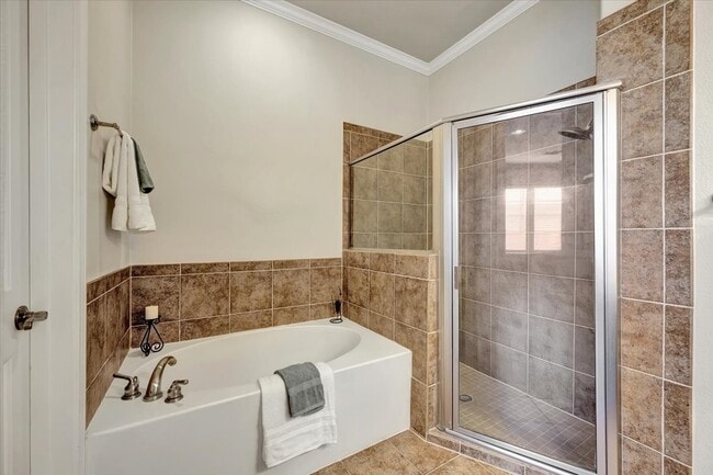 Building Photo - 7134 Mapleridge St