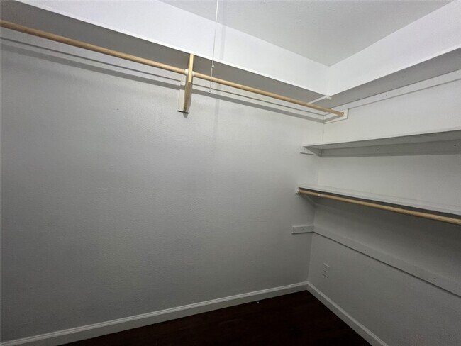 Building Photo - 332 Belmont Dr