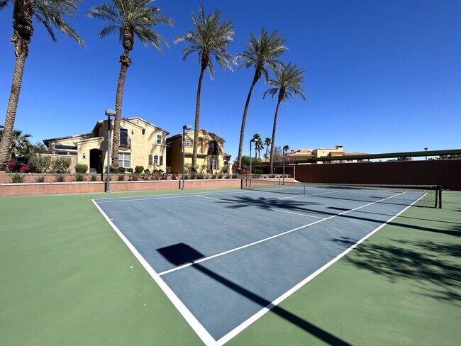 Building Photo - AVAILABLE NOW!! GORGEOUS 2 Bed 2.5 Bath Condo in La Quinta!