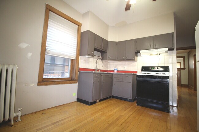 Building Photo - 3905 N Christiana Ave