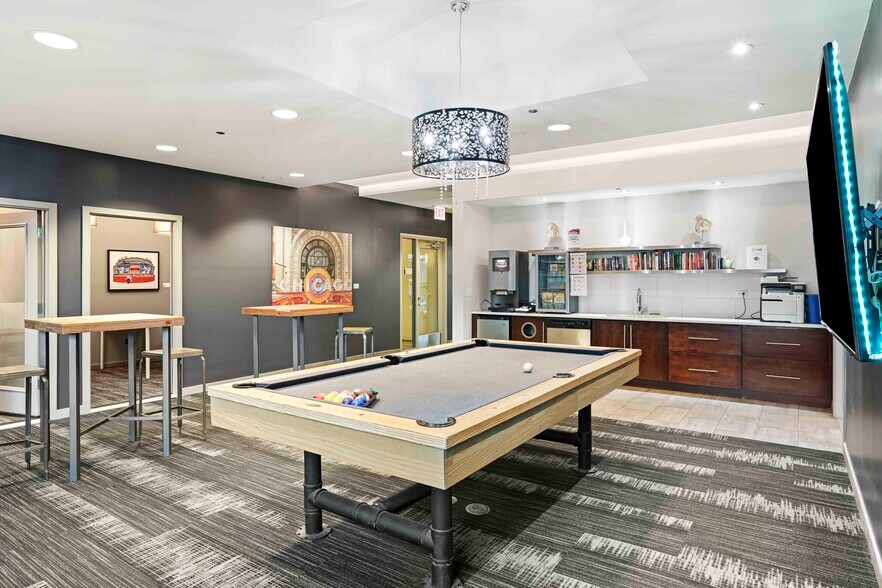 Building Photo - 3788 N Halsted St