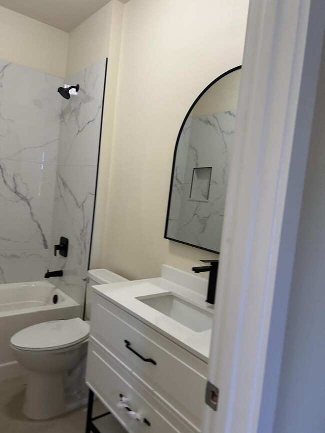 Building Photo - 768 Lindo Ln