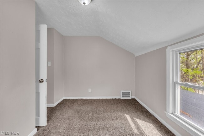 Building Photo - 5461 Clement Ave