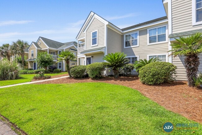 Building Photo - Immaculate 2-Bedroom Ground-Floor Villa in...