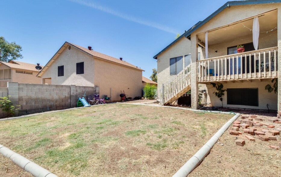 Building Photo - 921 S Val Vista Dr