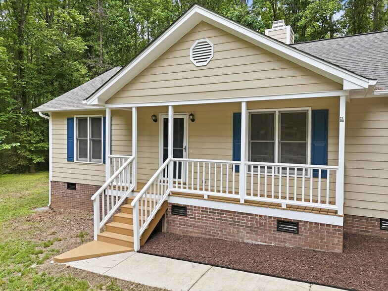 Building Photo - 2736 Stageline Dr