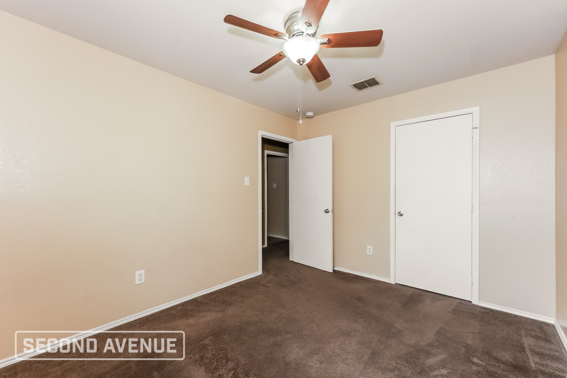 Building Photo - 6152 River Pointe Dr