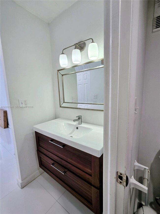 Building Photo - 1200 NE Miami Gardens Dr