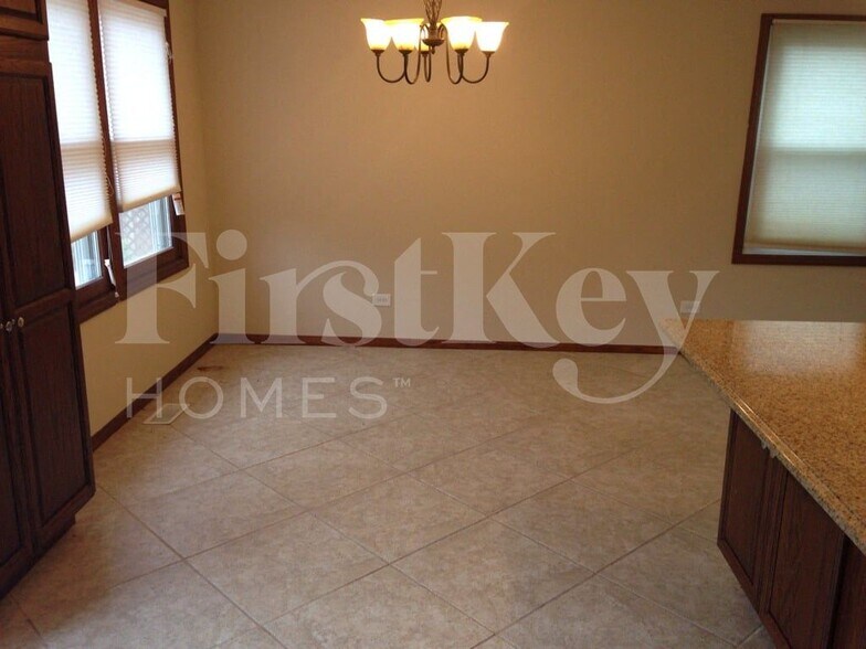 Building Photo - 28577 W High Rd