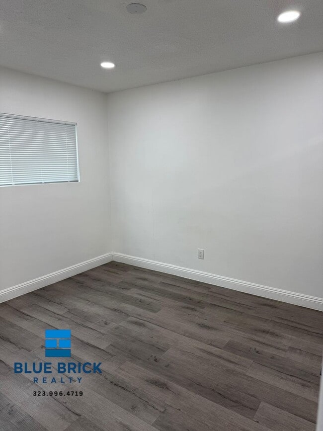 Building Photo - 5739 Halbrent Ave