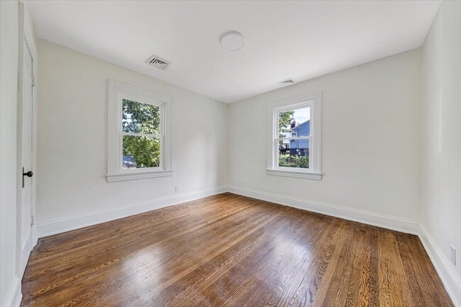 Building Photo - 109 Crestview Dr