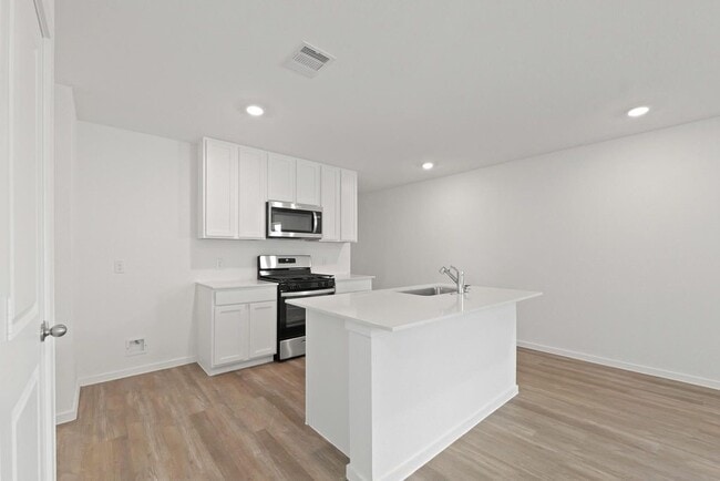 Building Photo - 3096 Nori Shores Dr