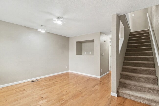 Building Photo - 2 Bedroom Townhome is Wheat Ridge!