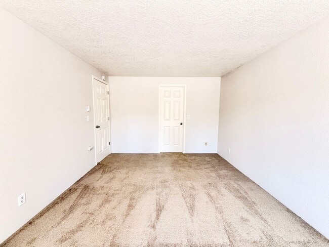 Building Photo - 6951-6957 Montauk Circle