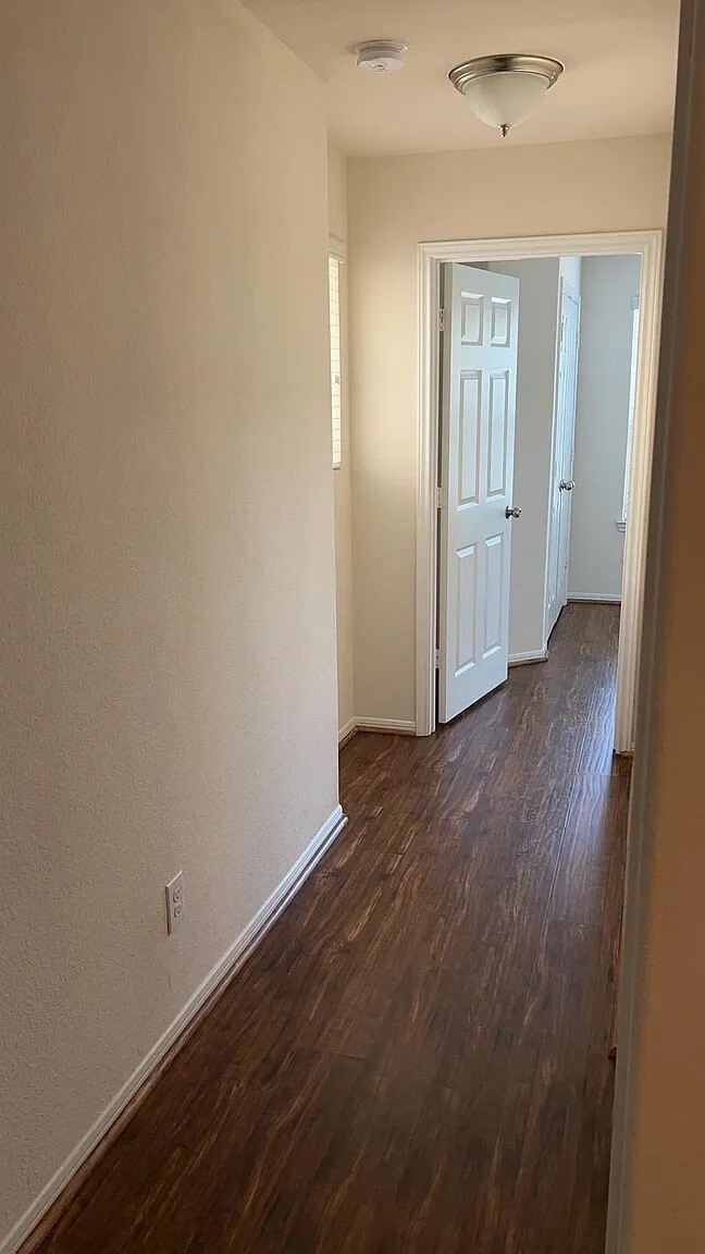 Building Photo - 8007 Villa De Norte St