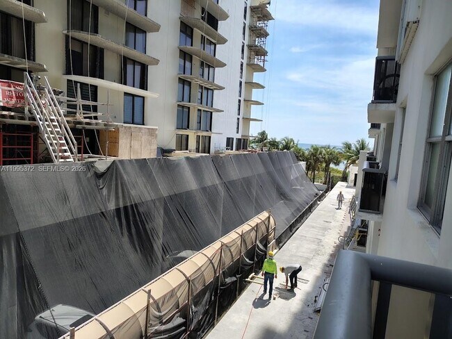 Building Photo - 6039 Collins Ave