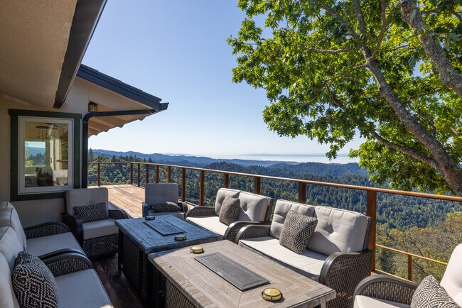 Building Photo - 22533 Majestic Dr