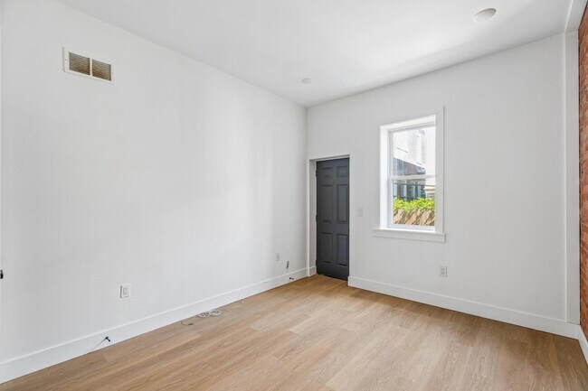 Building Photo - 1351 Kerbaugh St