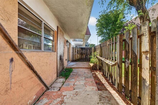 Building Photo - 240 NW 107th Ave