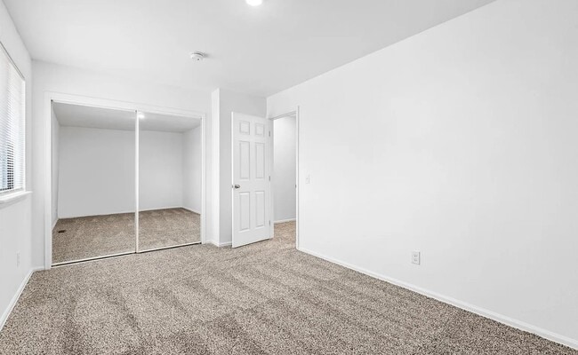 Building Photo - 11674 Community Center Dr